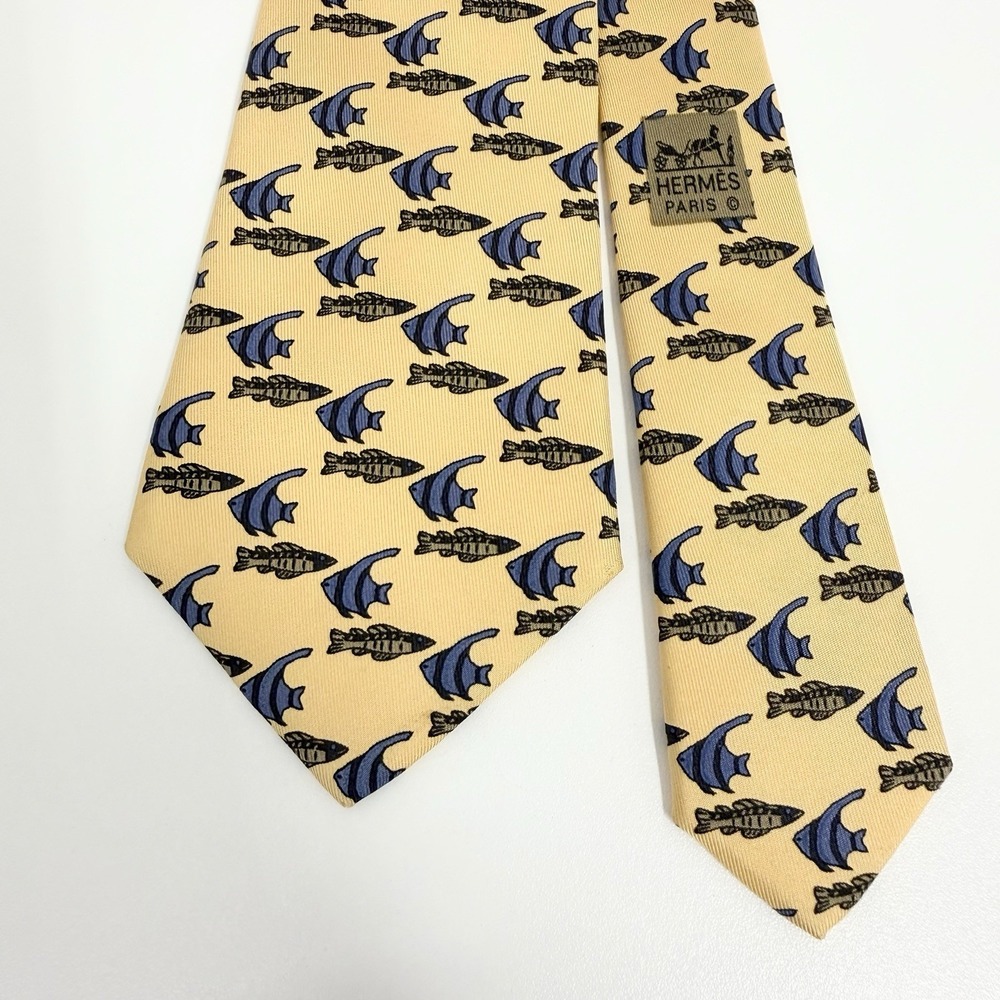Hermes Mens Tie Fish Print Yellow/Blue Satin Silk 7336 EA 3.5" (W) x 57" (L) guc - Picture 2 of 7